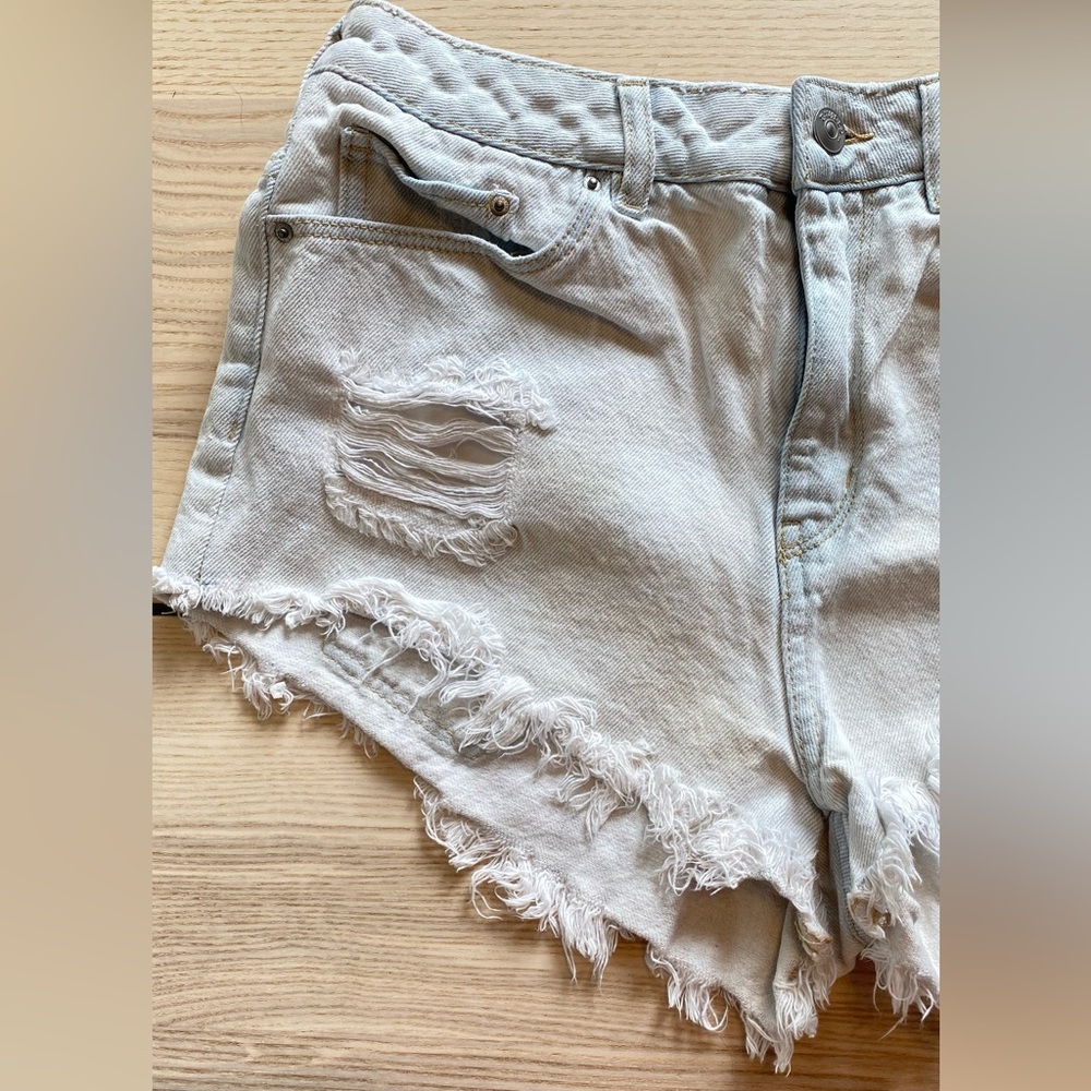 H&M Jean Shorts - Picture 2 of 4
